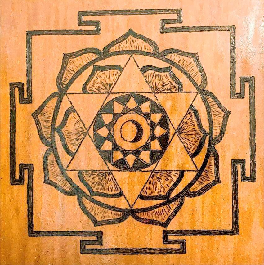 Yantra Lunii - Pirogravură pe lemn
